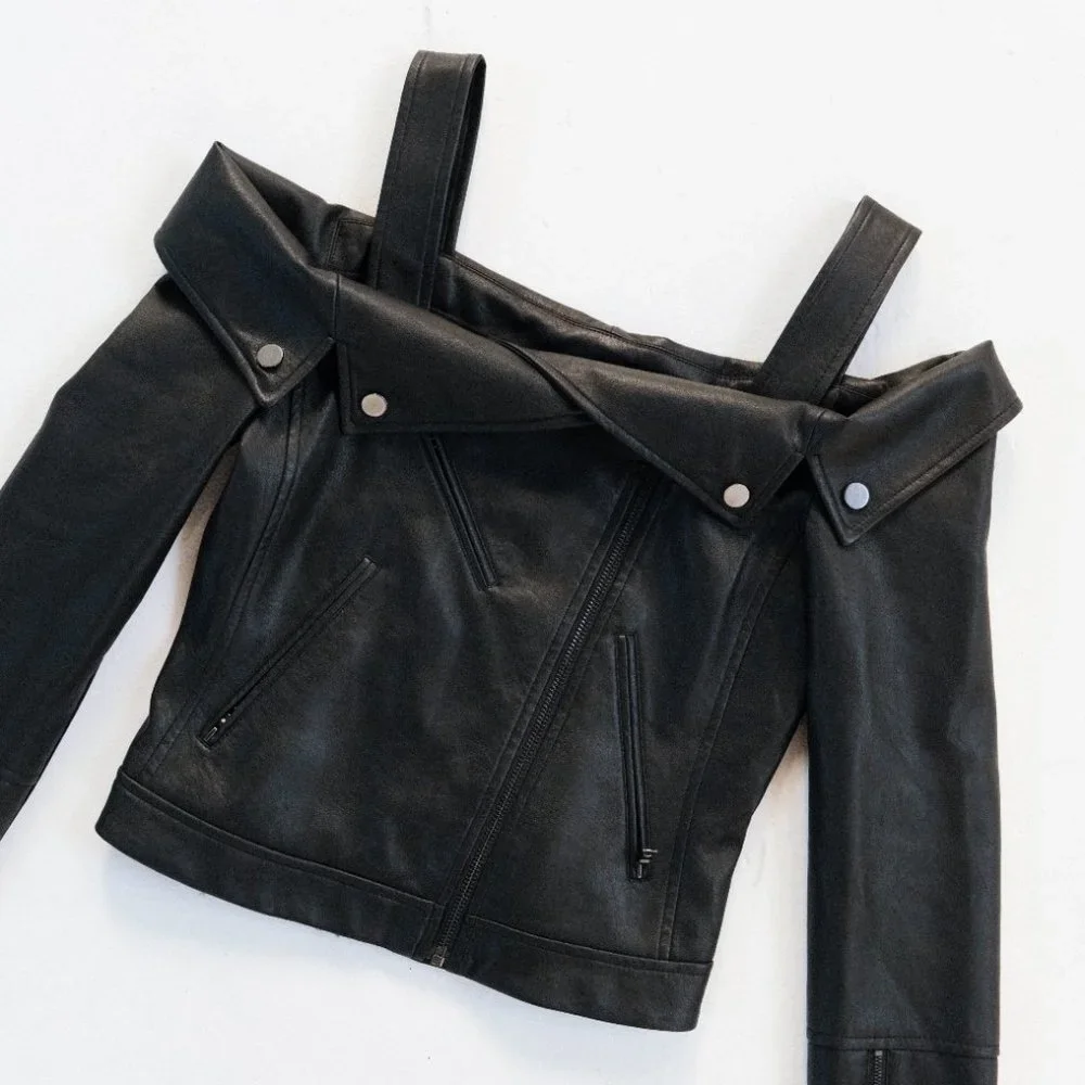 BCBGMAXAZRIA Clyde Cold-Shoulder Faux-Leather Moto Jacket in black size - Picture 3 of 7